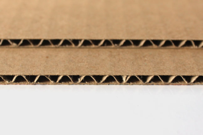 Bien choisir son carton - Carton kraft blanc ou kraft 2 faces - smilepack.fr - impression, packaging sur mesure et emballage personnalisé